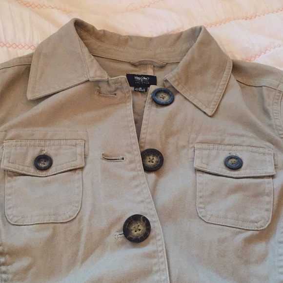 Stylish Jacket - Picture 3 of 6